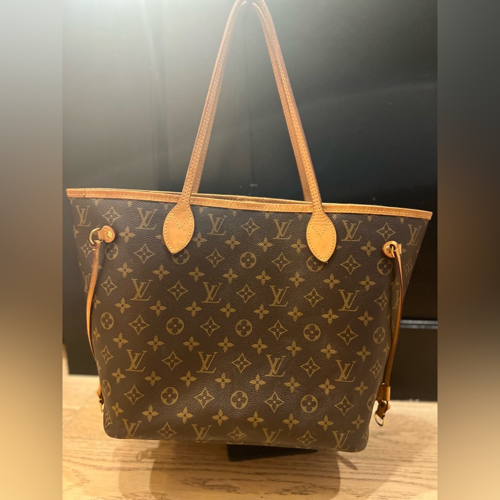 Authentic Louis Vuitton Neverfull MM